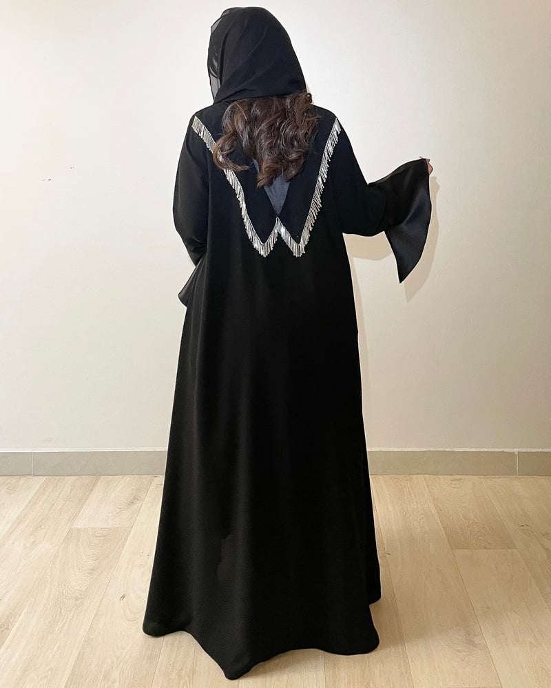 عباية سُدلة