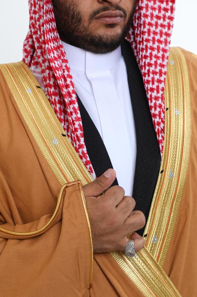 Soft Bisht and Zafaran-colored border