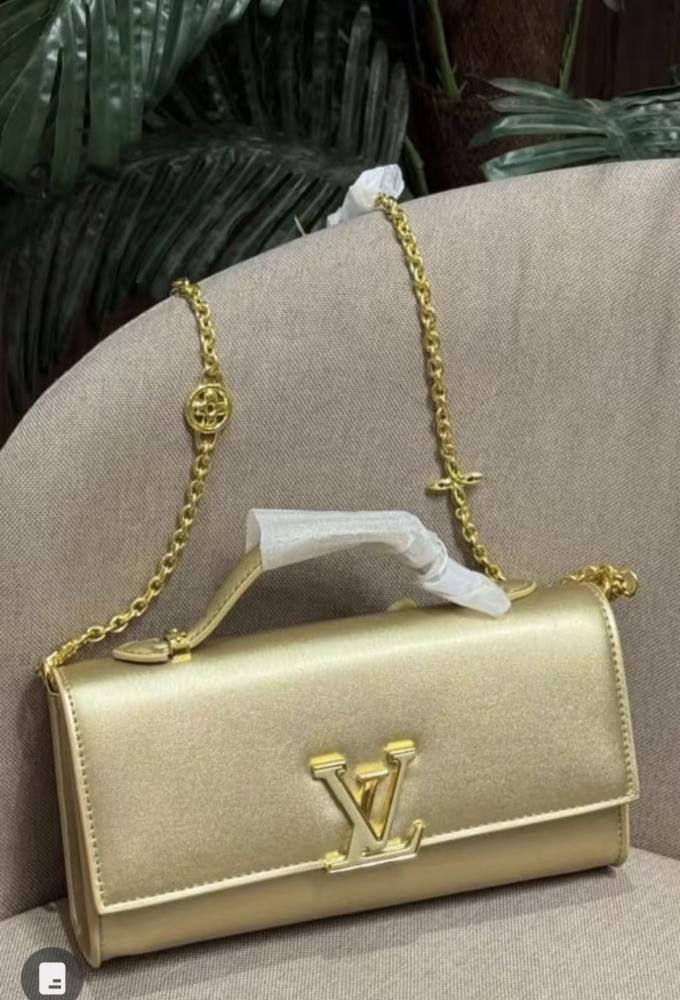 شنطه لويس فيتون