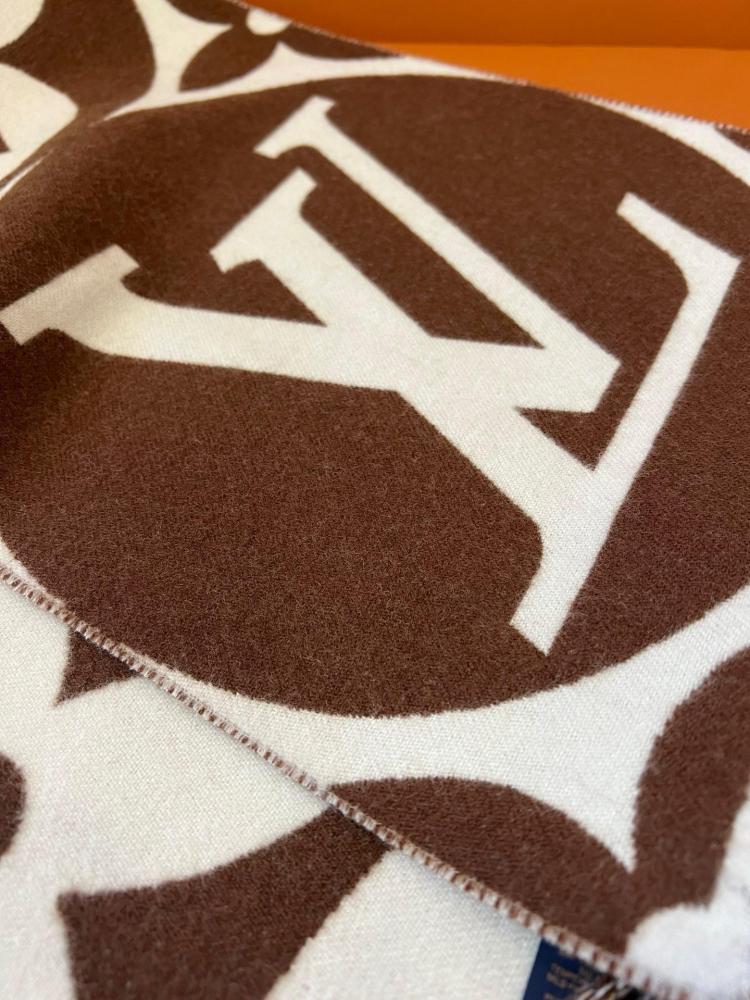 Louis Vuitton scarf 235x30cm