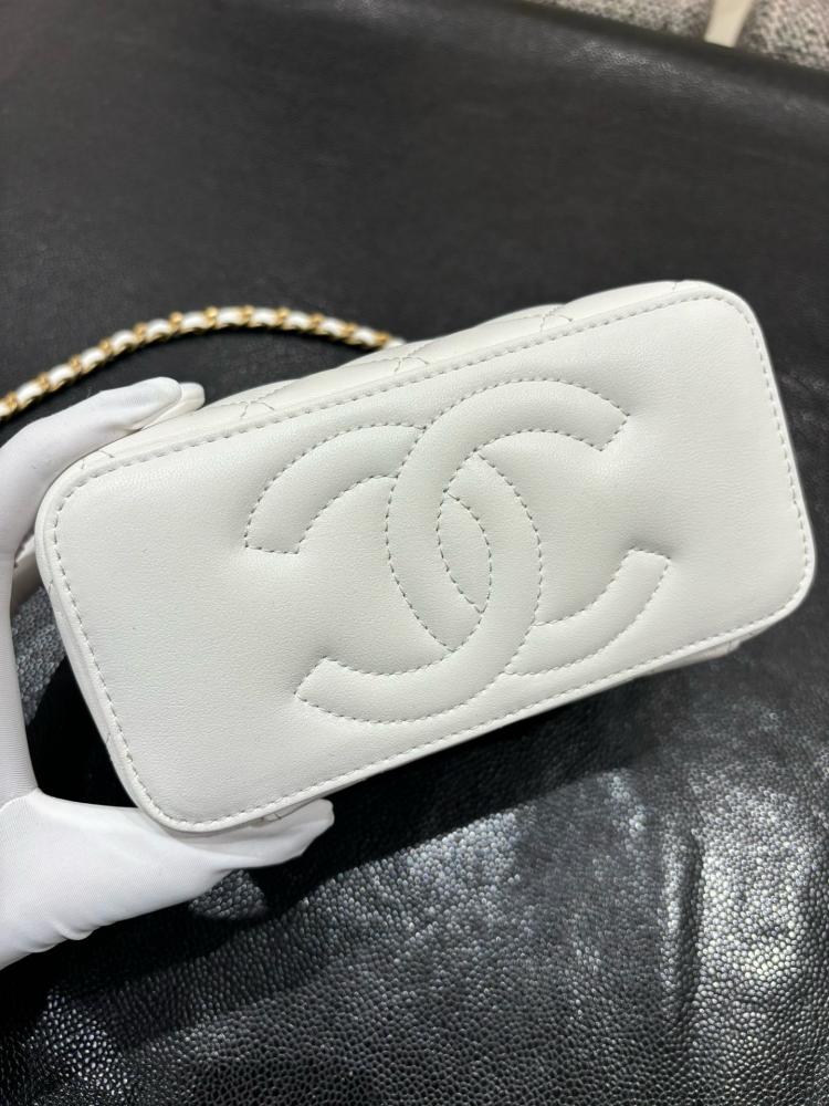 Chanel size 17cm