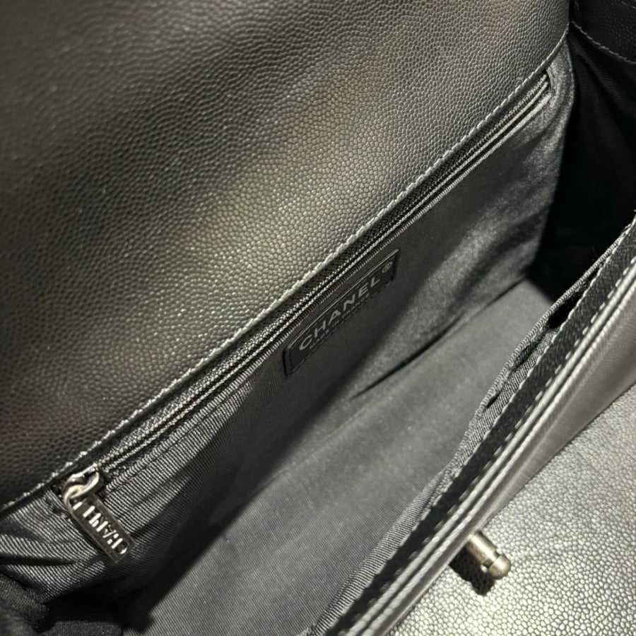 Chanel Boy 28cm