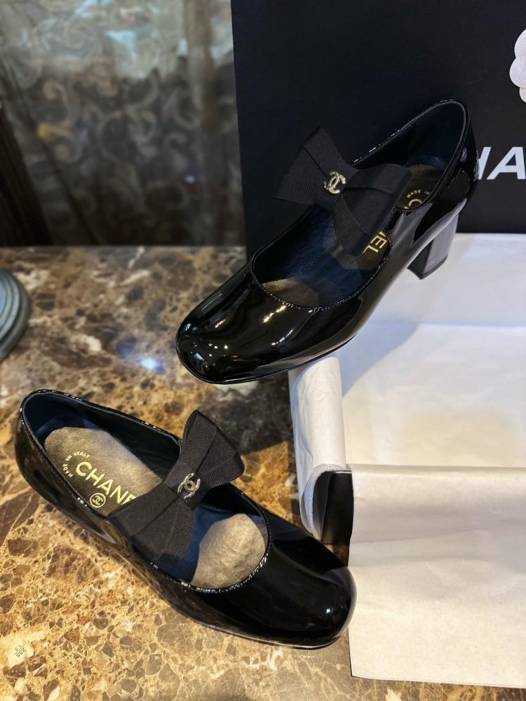 Chanel flat