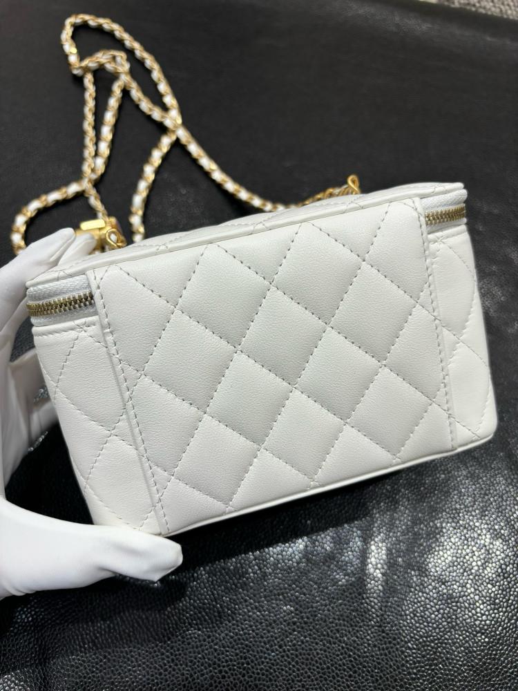 Chanel size 17cm