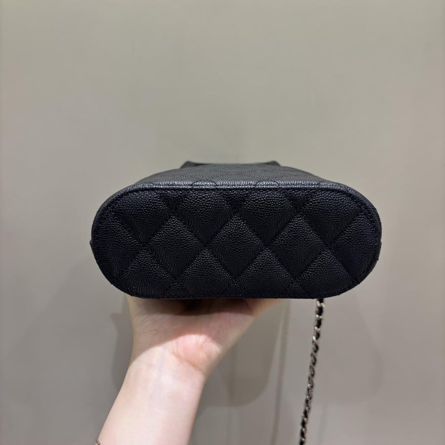 Chanel size 17cm