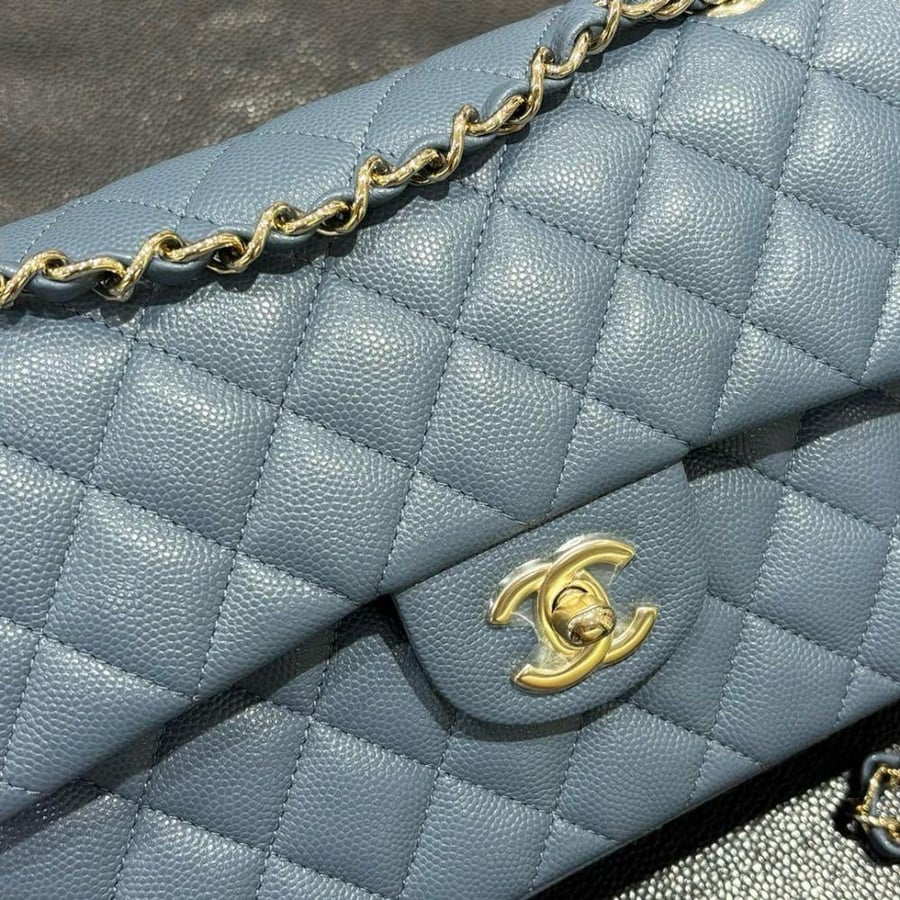Chanel Classic size 23cm