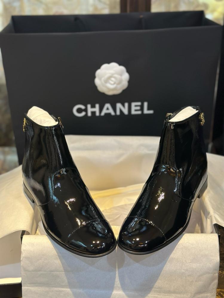 Chanel boot