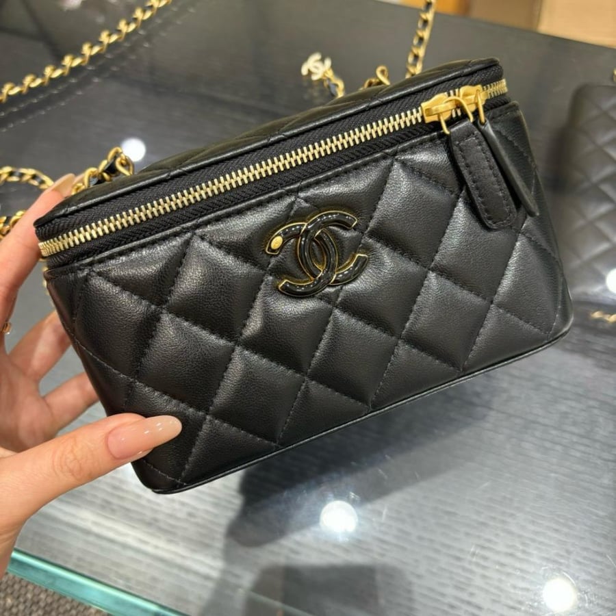 Chanel size 17cm