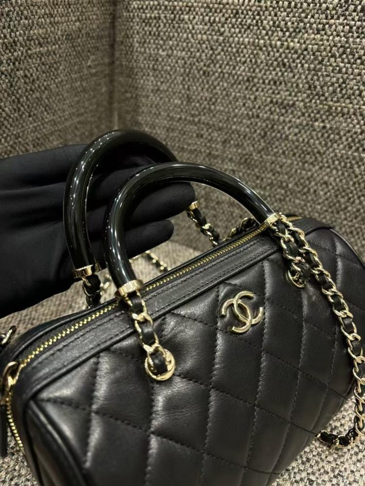 Chanel size 18cm