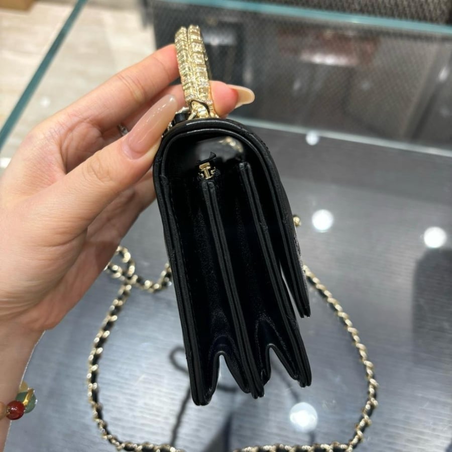 Chanel size 18.5cm