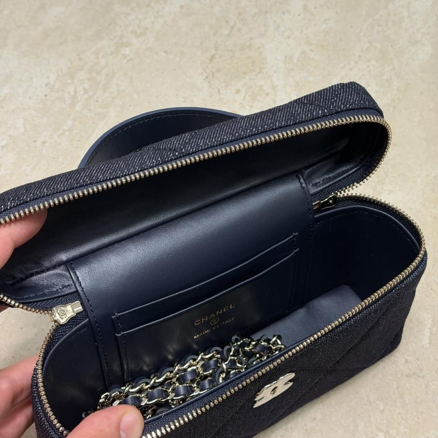 Chanel size 19.5cm