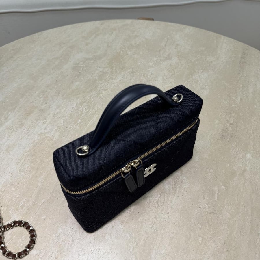 Chanel size 19.5cm
