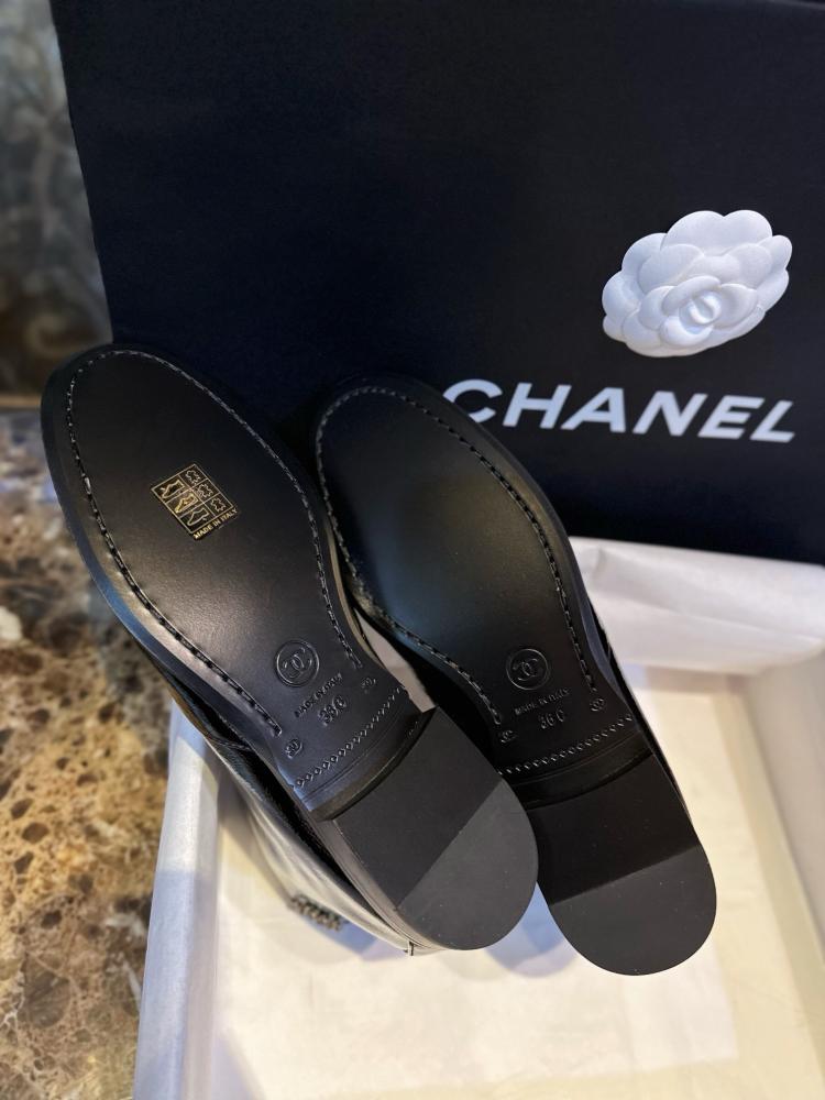 Chanel boot