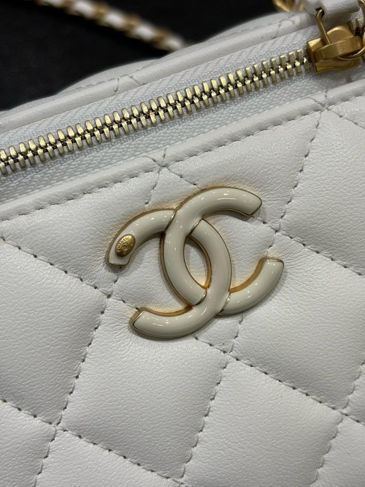 Chanel size 17cm