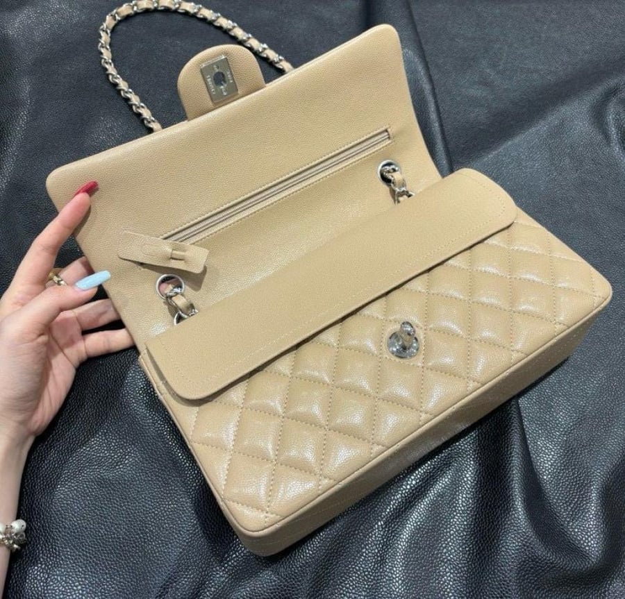 Chanel Classic size 25cm
