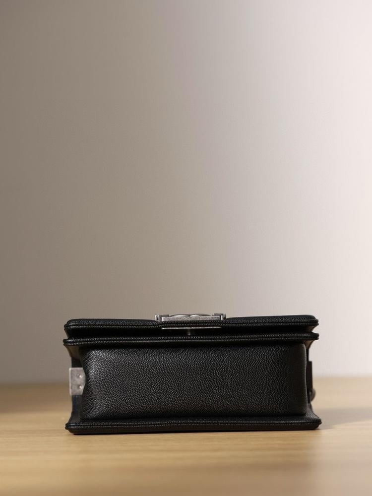 Chanel Boy 20.5cm