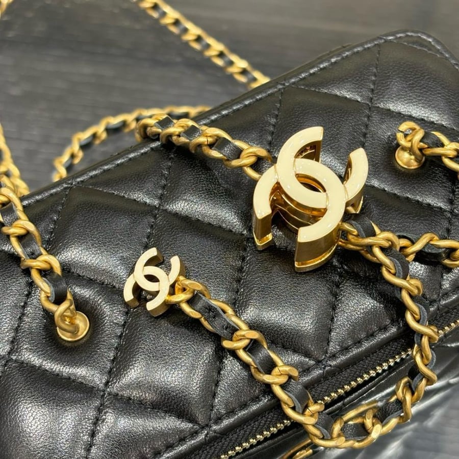 Chanel size 17cm