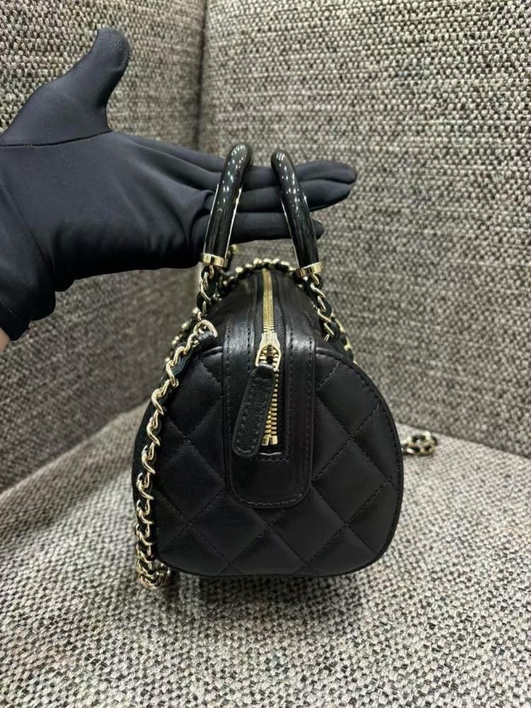 Chanel size 18cm