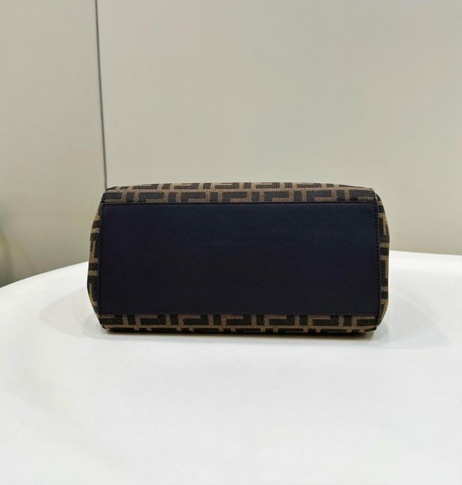 Fendi origami size 27cm