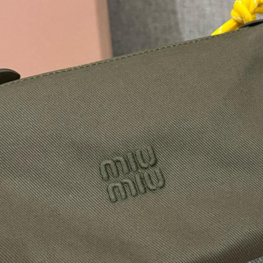 Miu Miu bag size 18.5cm