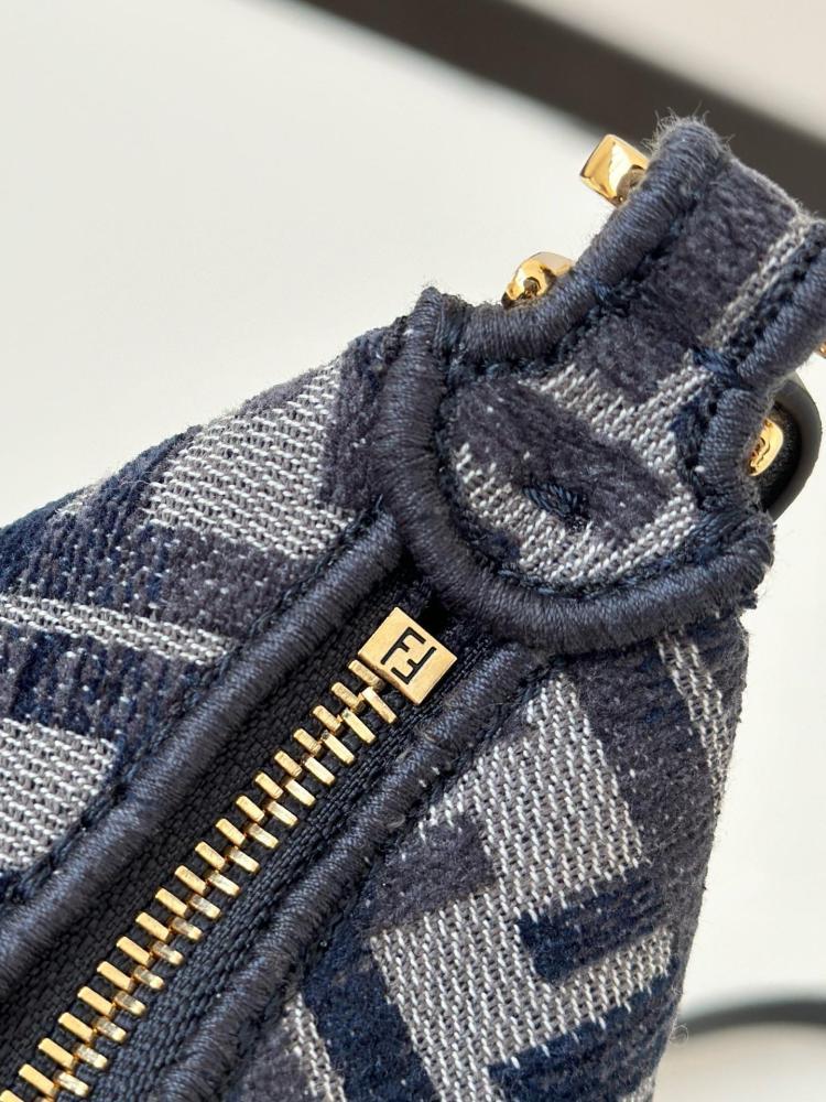 Fendi 29cm Graphy