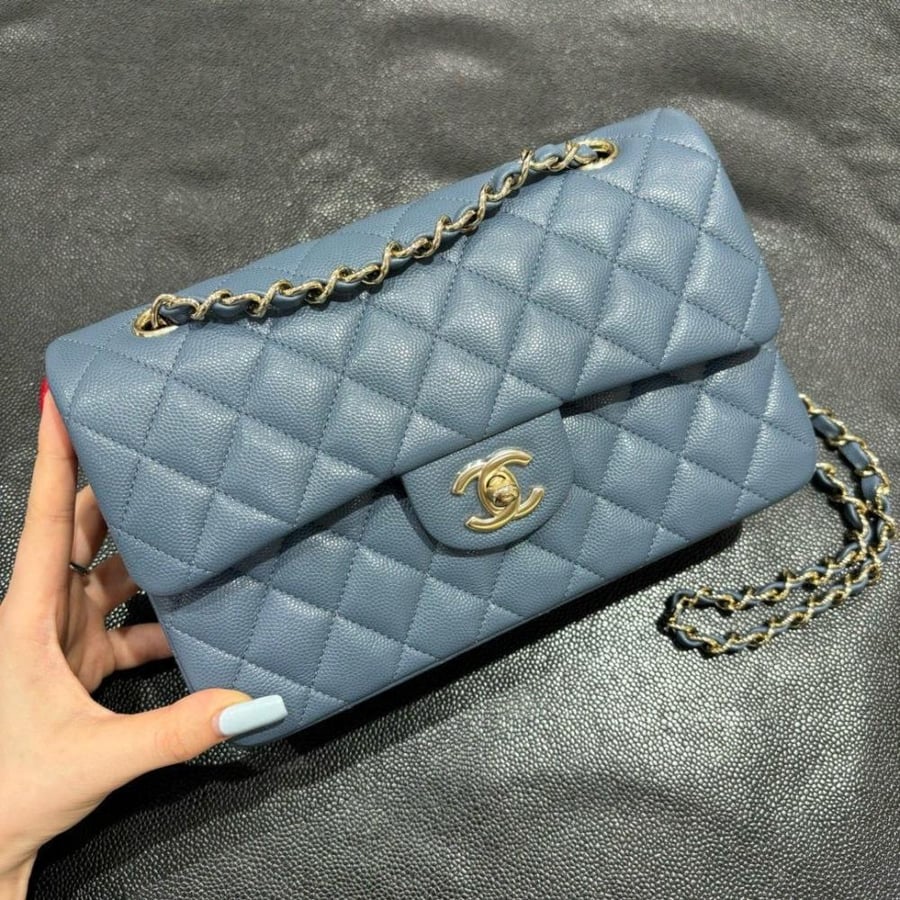 Chanel Classic size 23cm