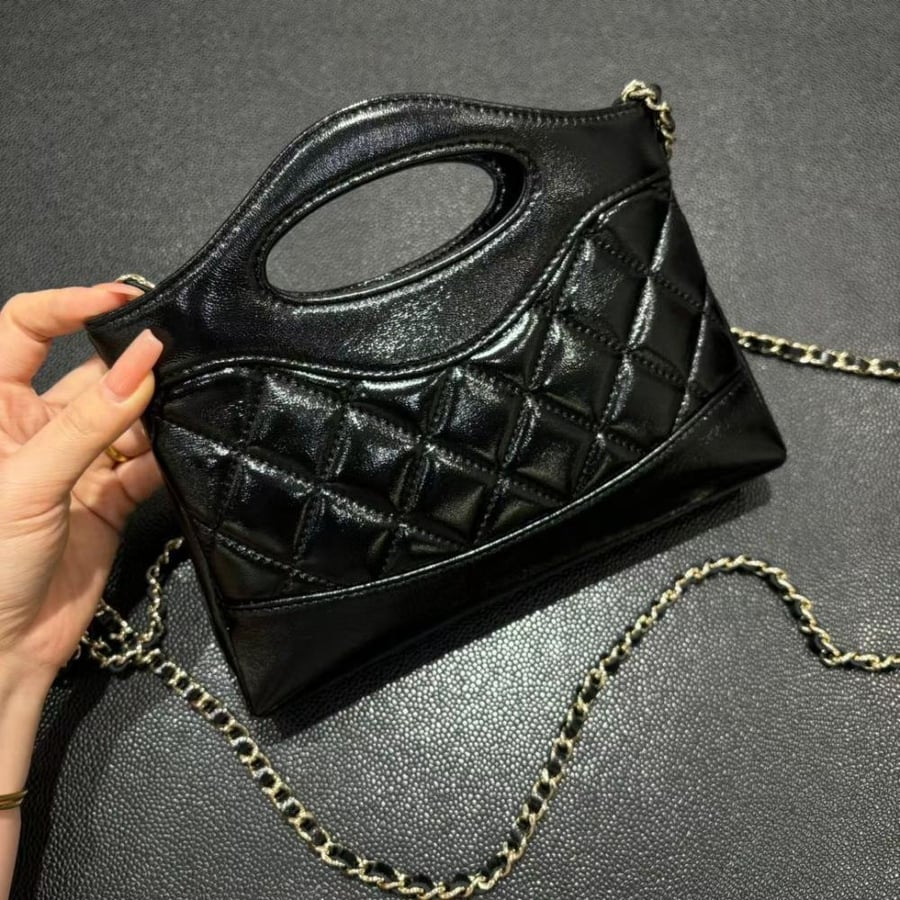 Chanel 20cm size