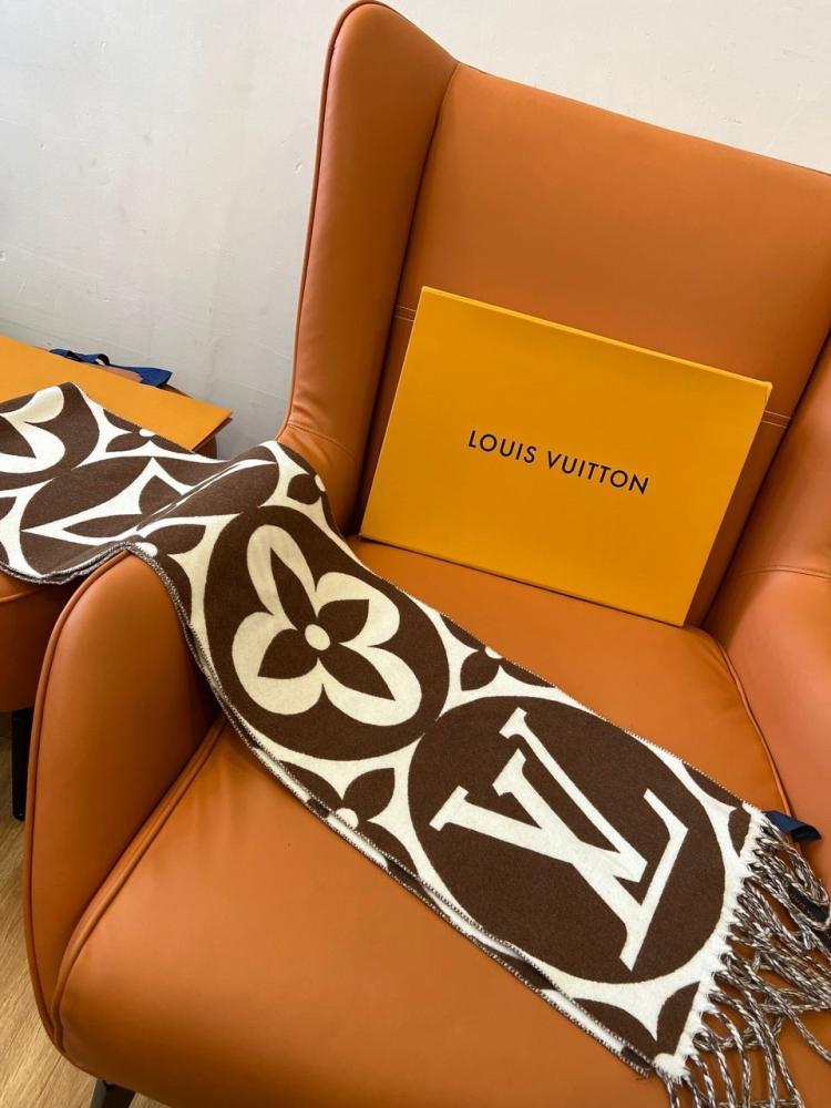 Louis Vuitton scarf 235x30cm