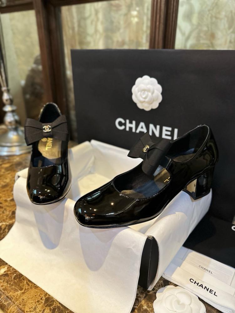 Chanel flat