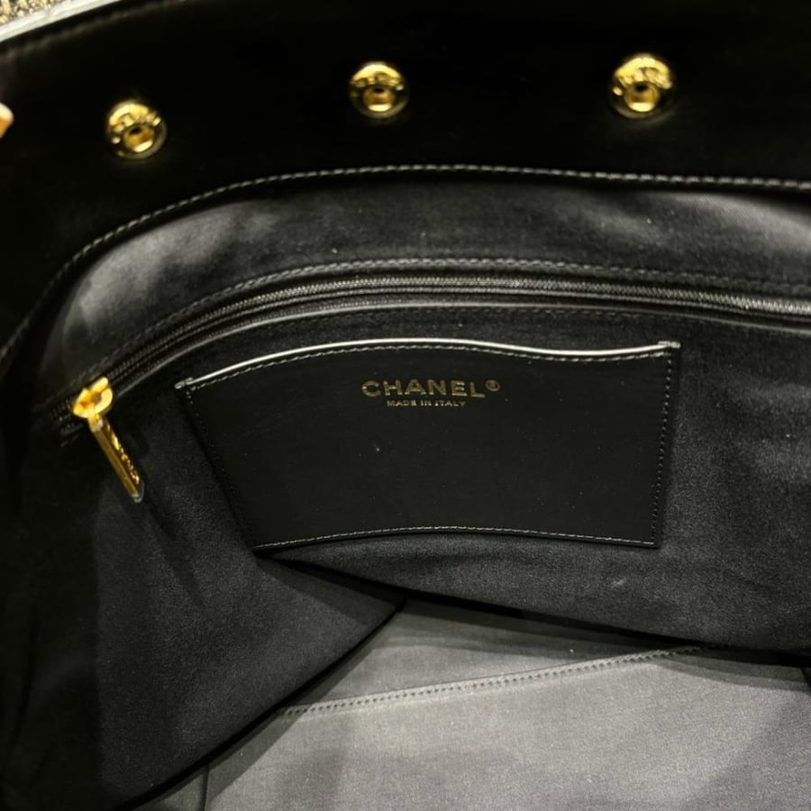 Chanel 28cm size