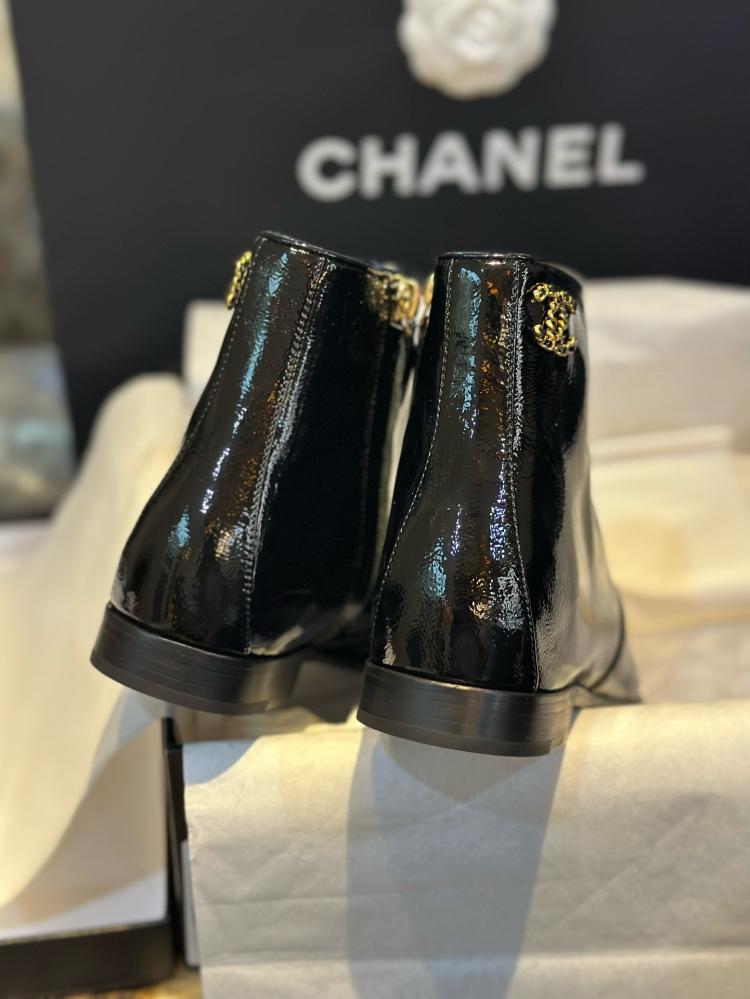 Chanel boot