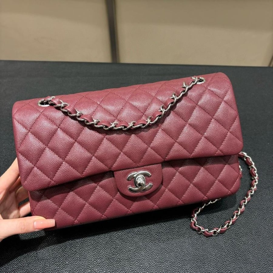 Chanel Classic size 25cm