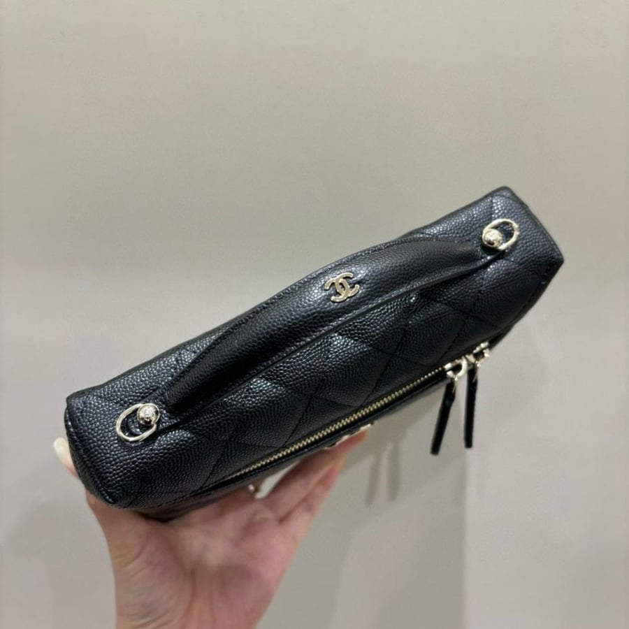 Chanel size 19.5cm