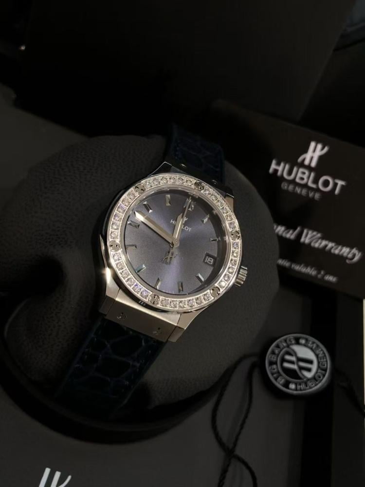 ساعة هوبلت 33mm