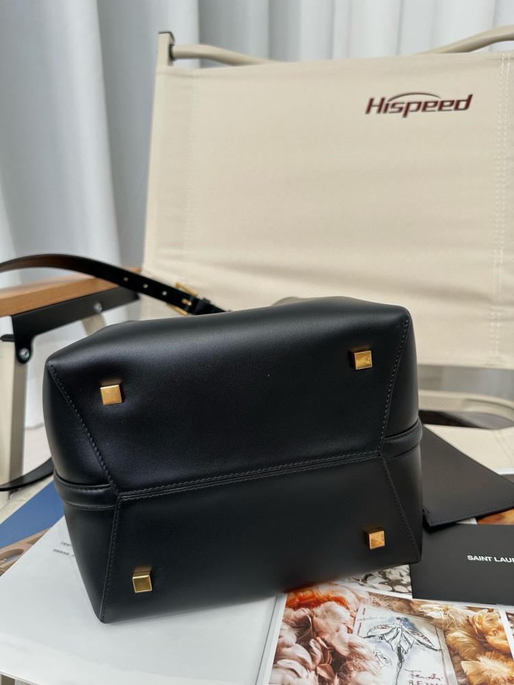 Saint Laurent size 20cm