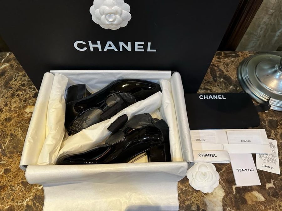 Chanel flat