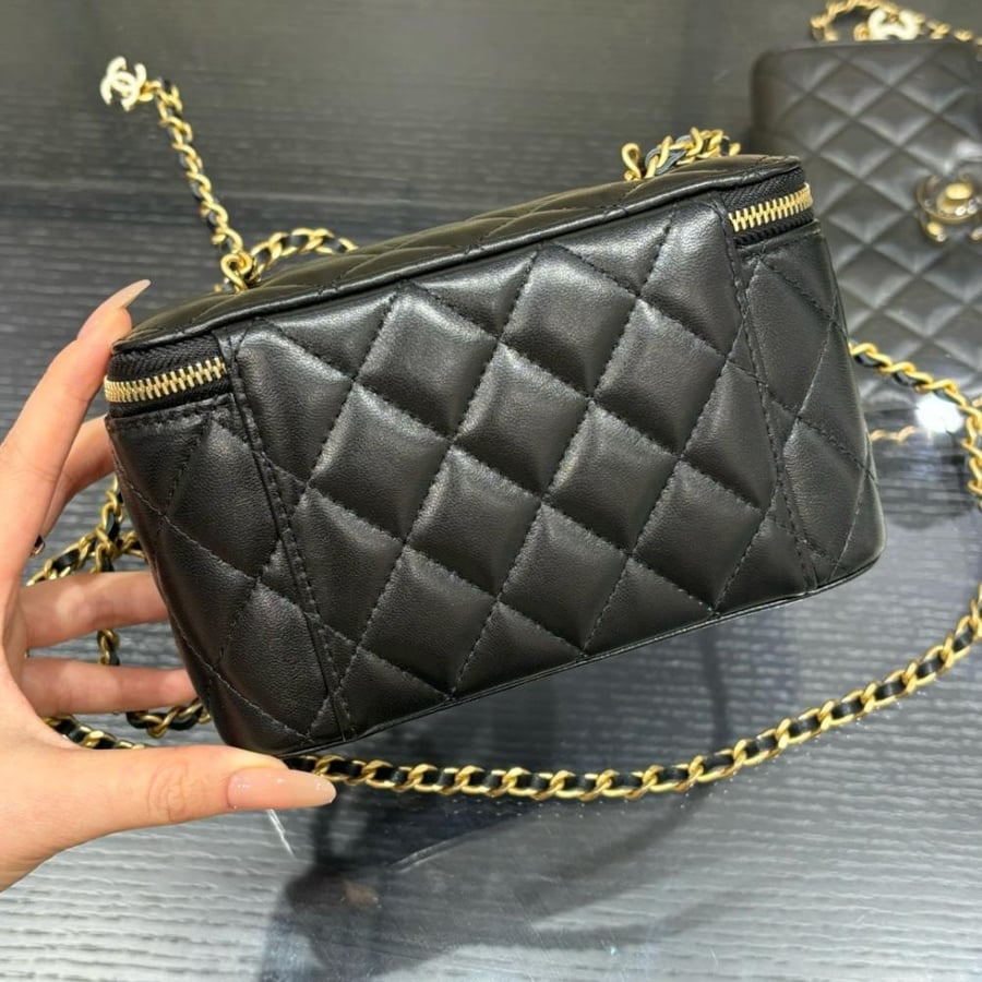 Chanel size 17cm
