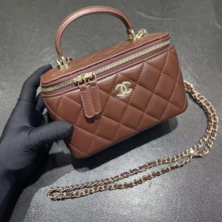 Chanel size 17cm
