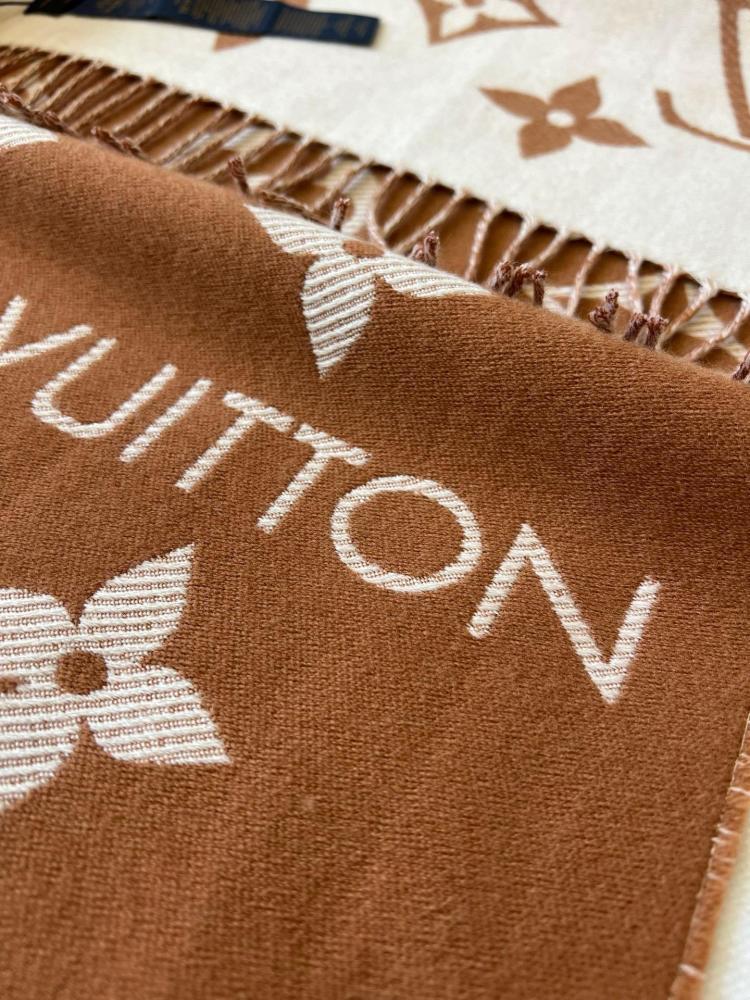 Louis Vuitton scarf 186x40cm
