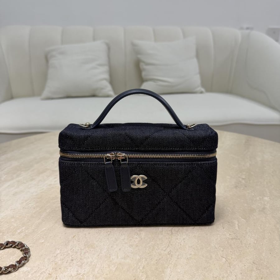 Chanel size 19.5cm