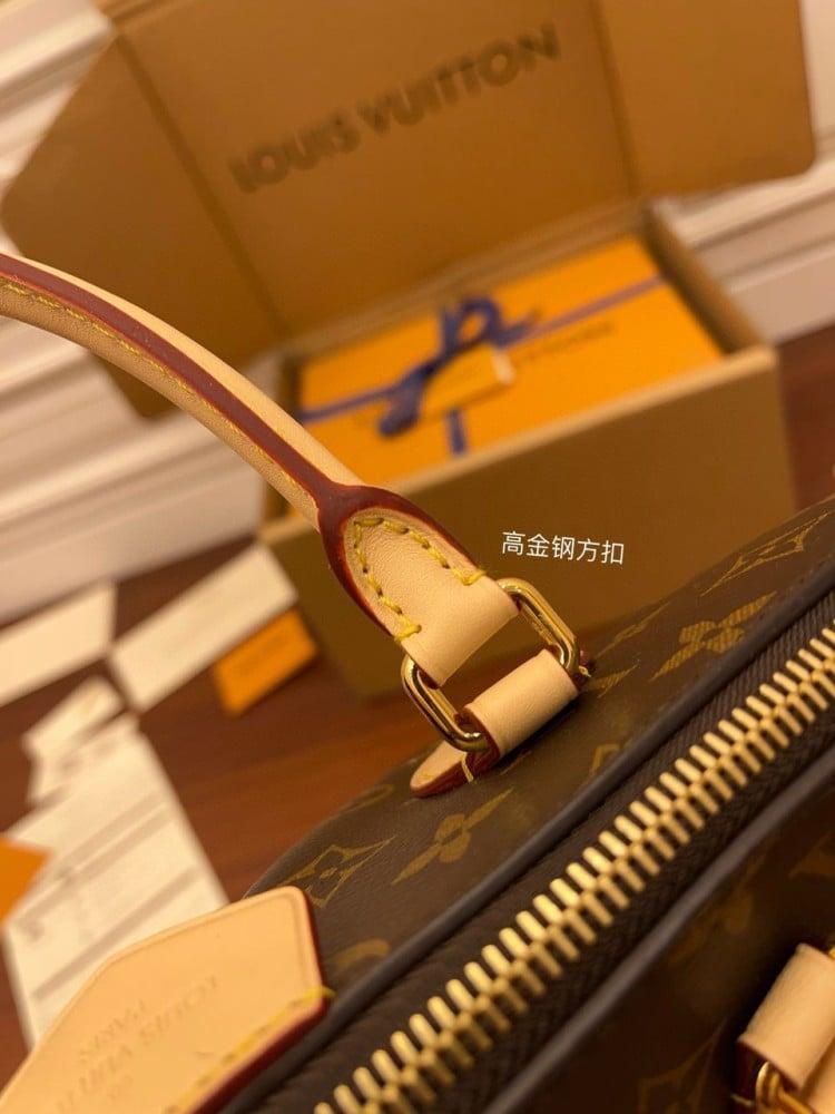 Louis Vuitton BOÉTIE MM 31.5cm