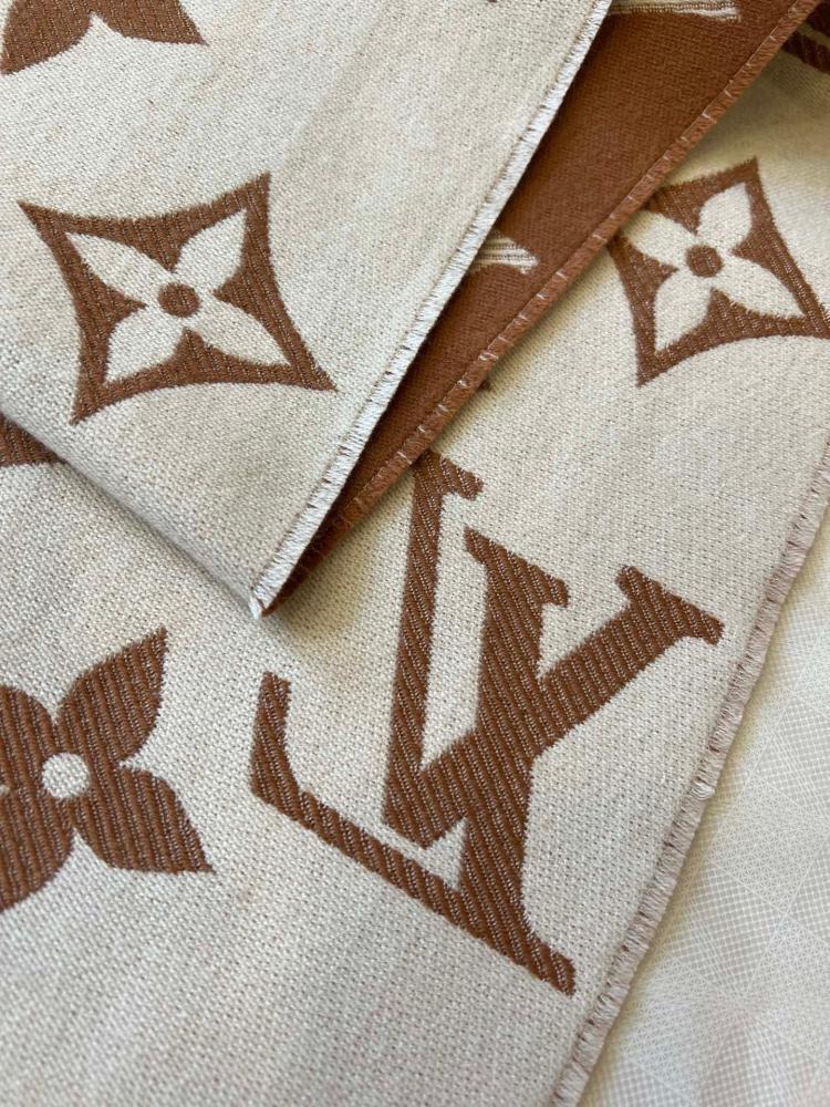 Louis Vuitton scarf 186x40cm