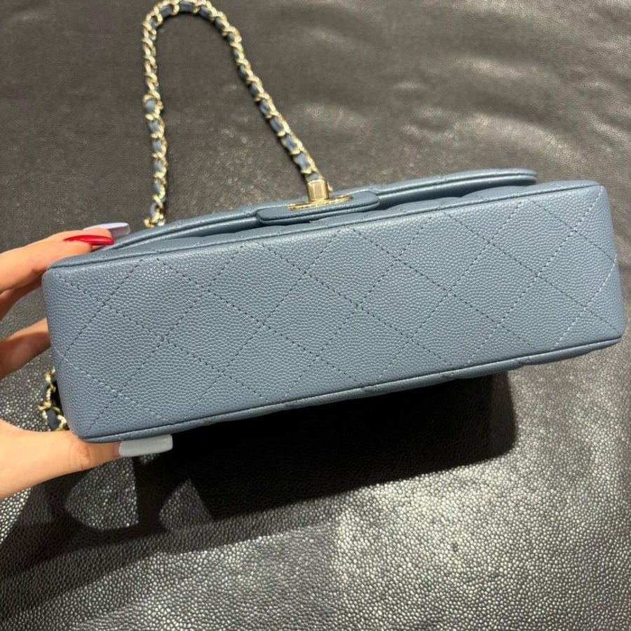 Chanel Classic size 23cm