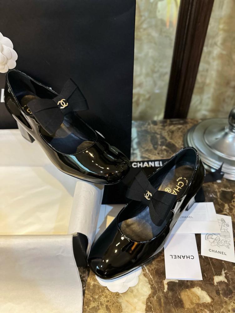 Chanel flat