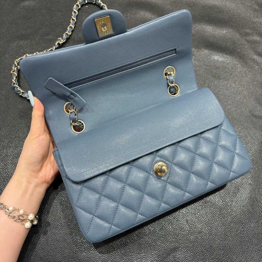 Chanel Classic size 23cm