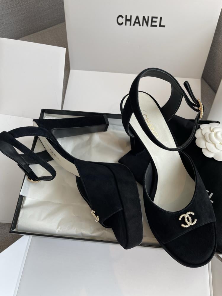 Hills Chanel height 9.5cm