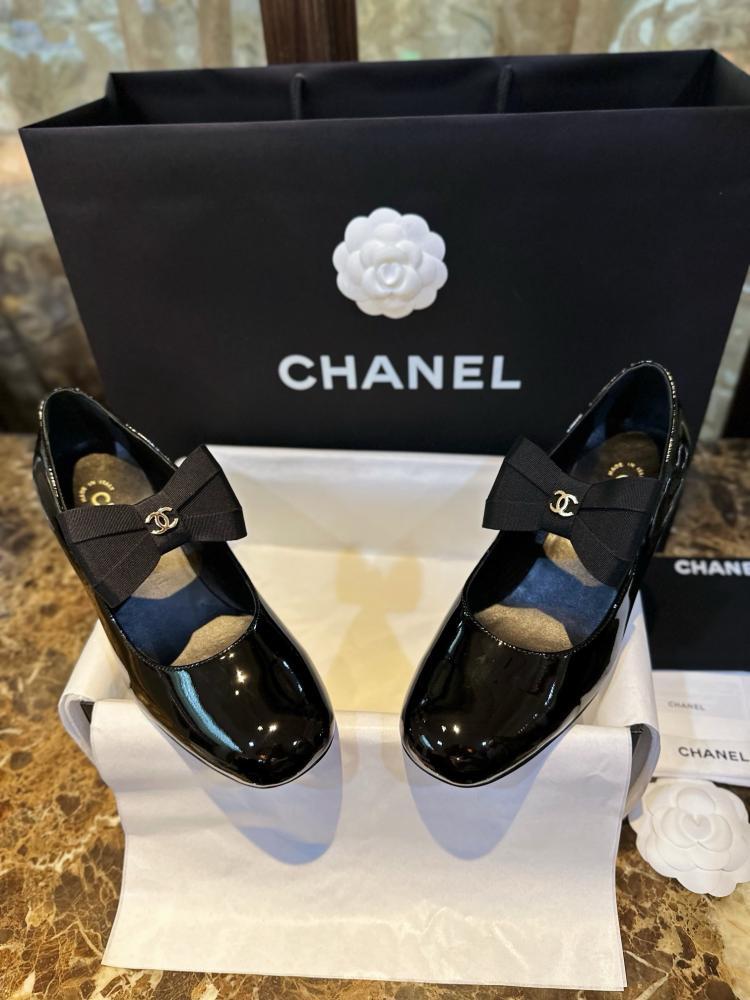 Chanel flat