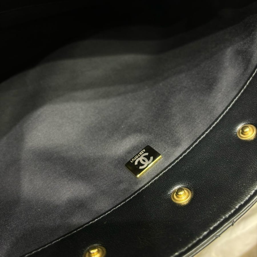 Chanel 28cm size
