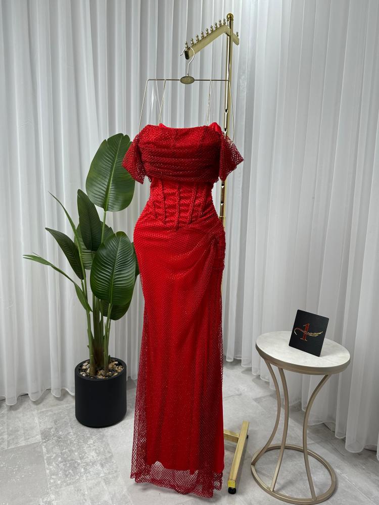 Evening dresses red