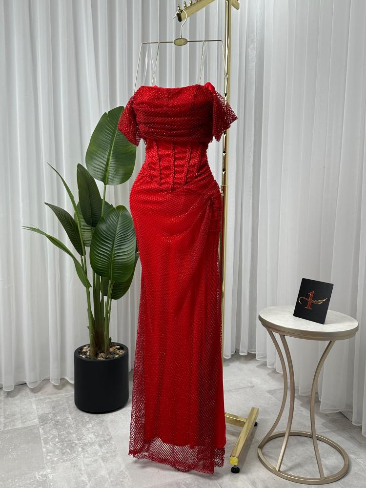 Evening dresses red